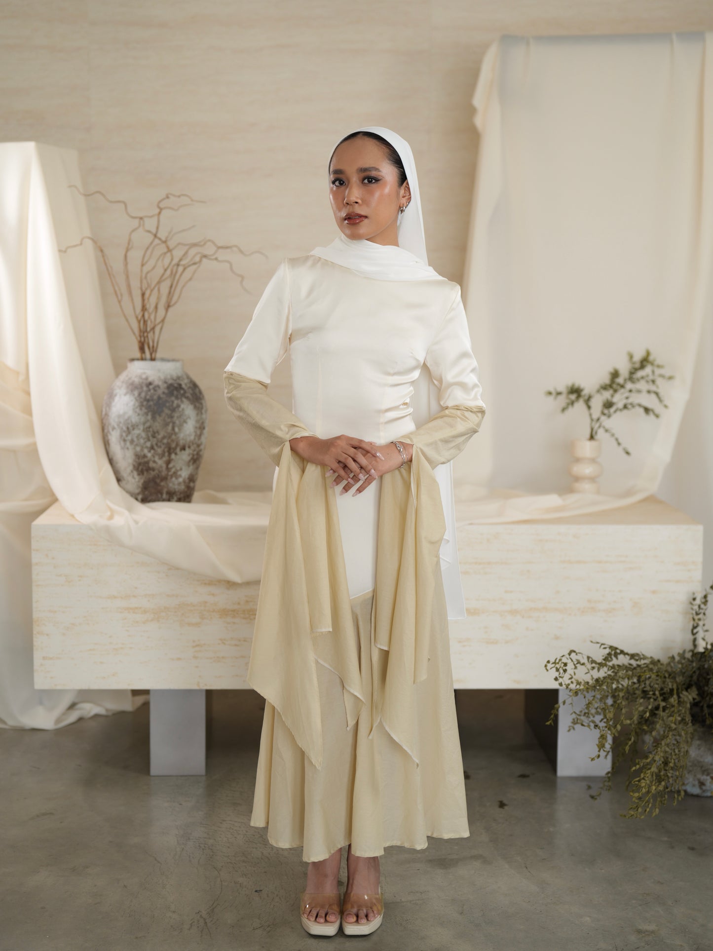 Zareya Dress in white rose