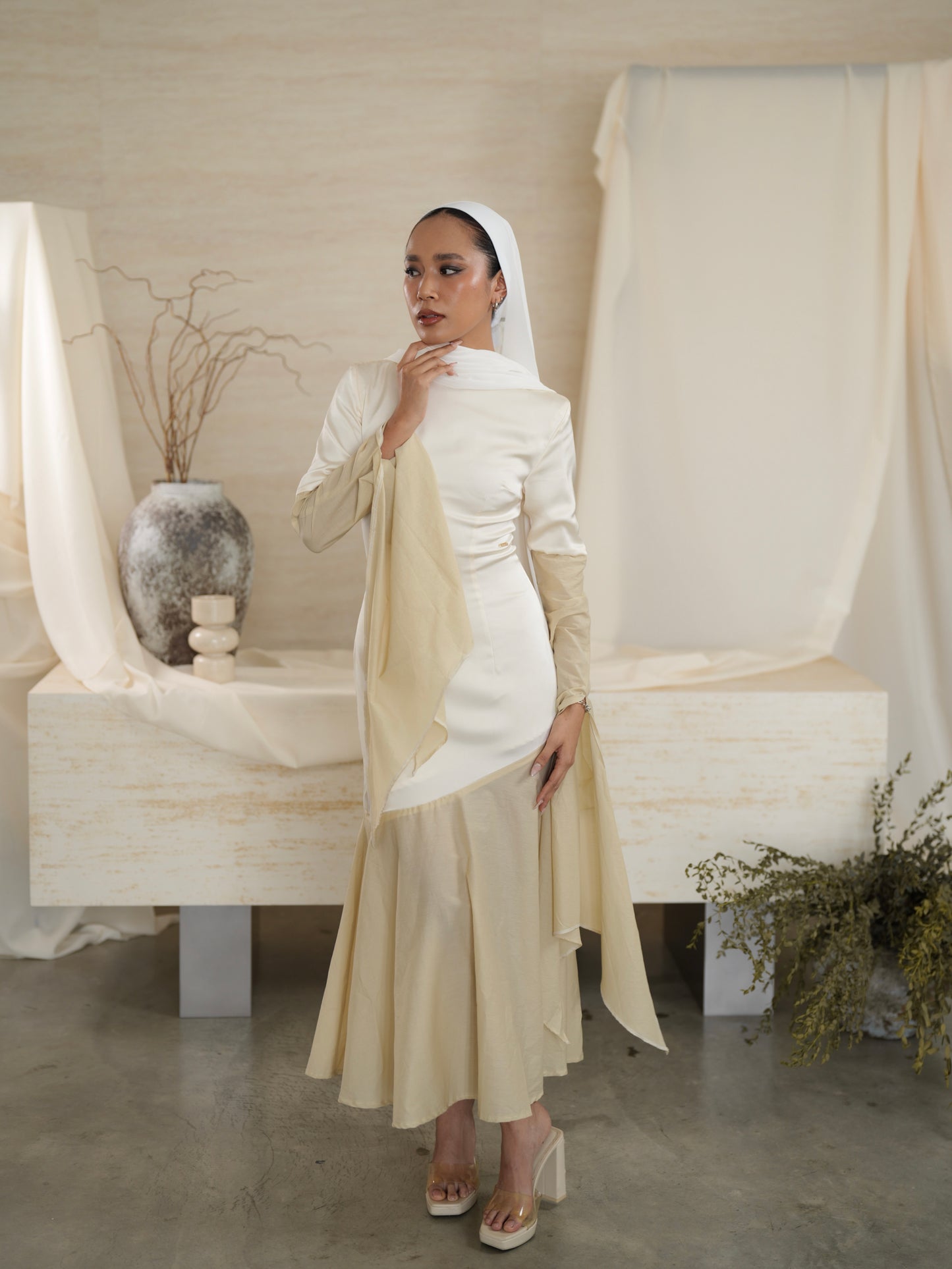Zareya Dress in white rose