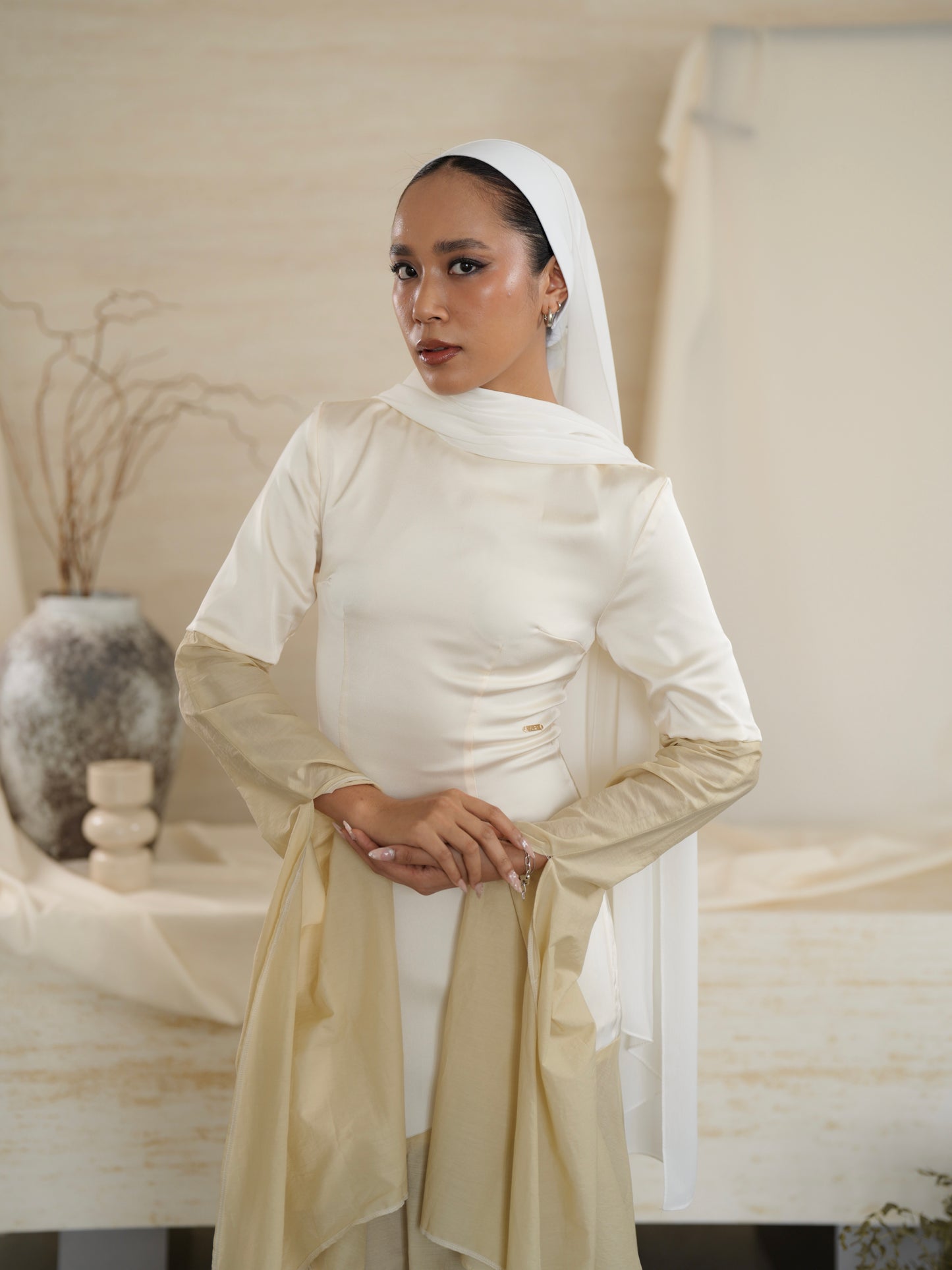 Zareya Dress in white rose