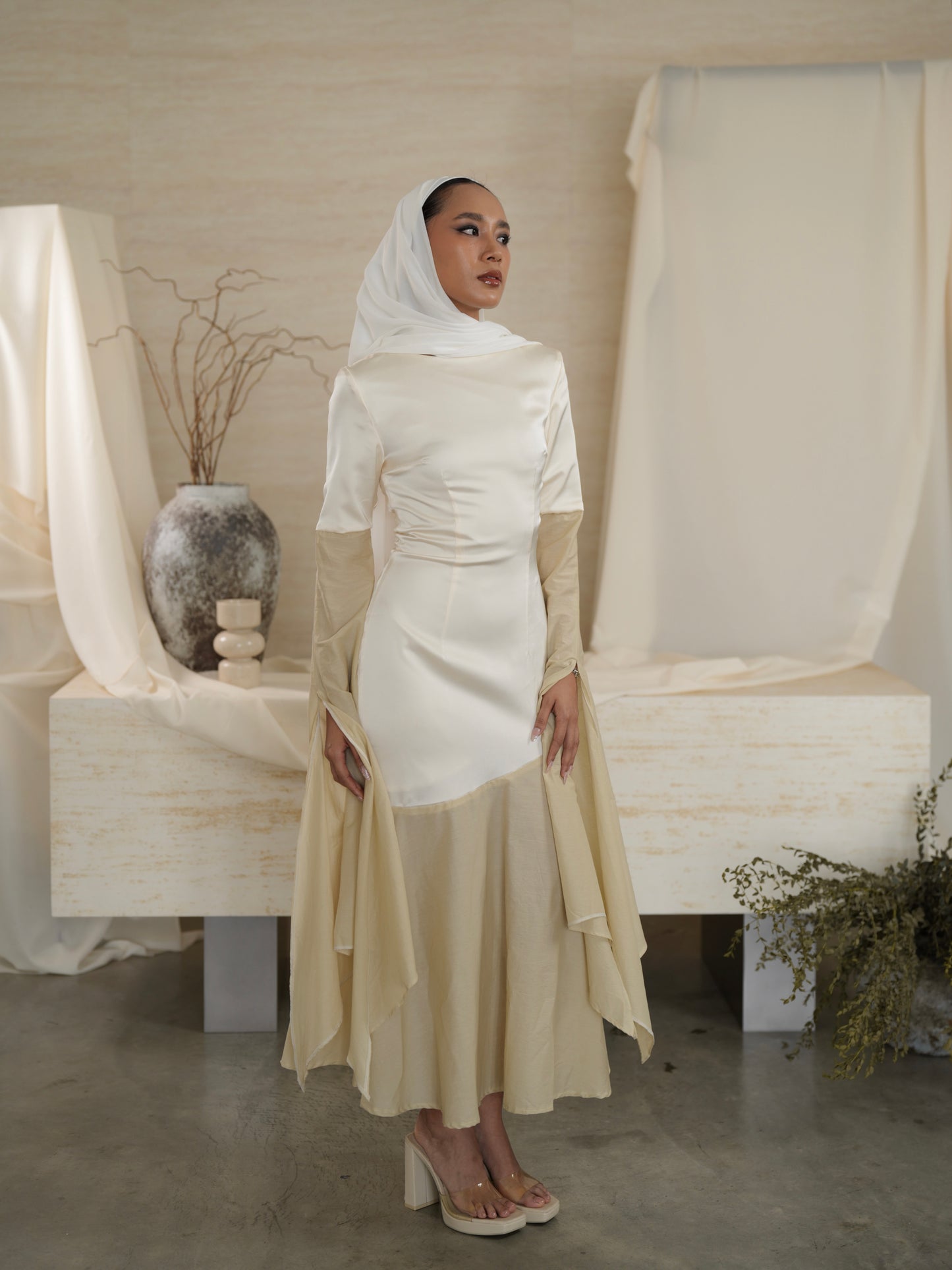 Zareya Dress in white rose